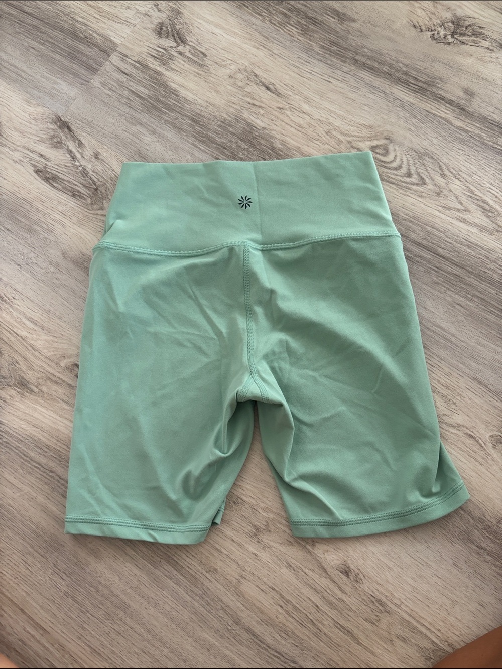 Athleta 7” Women’s High-Waist Mint Green Bike Shorts - Picture 2 of 5